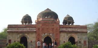 Humayun's_Mosque